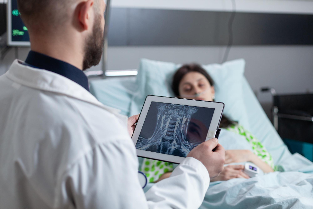 Minimally invasive spine surgery and advanced imaging